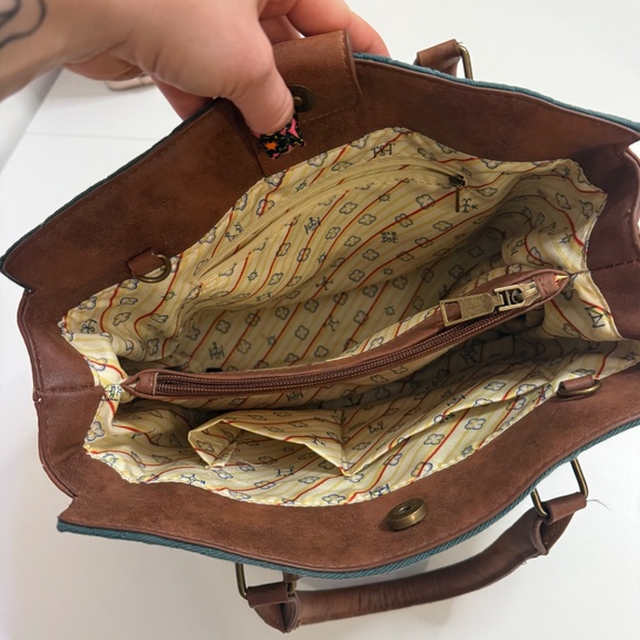 Bioworld Newt Scamander Handbag - Picture 7 of 12